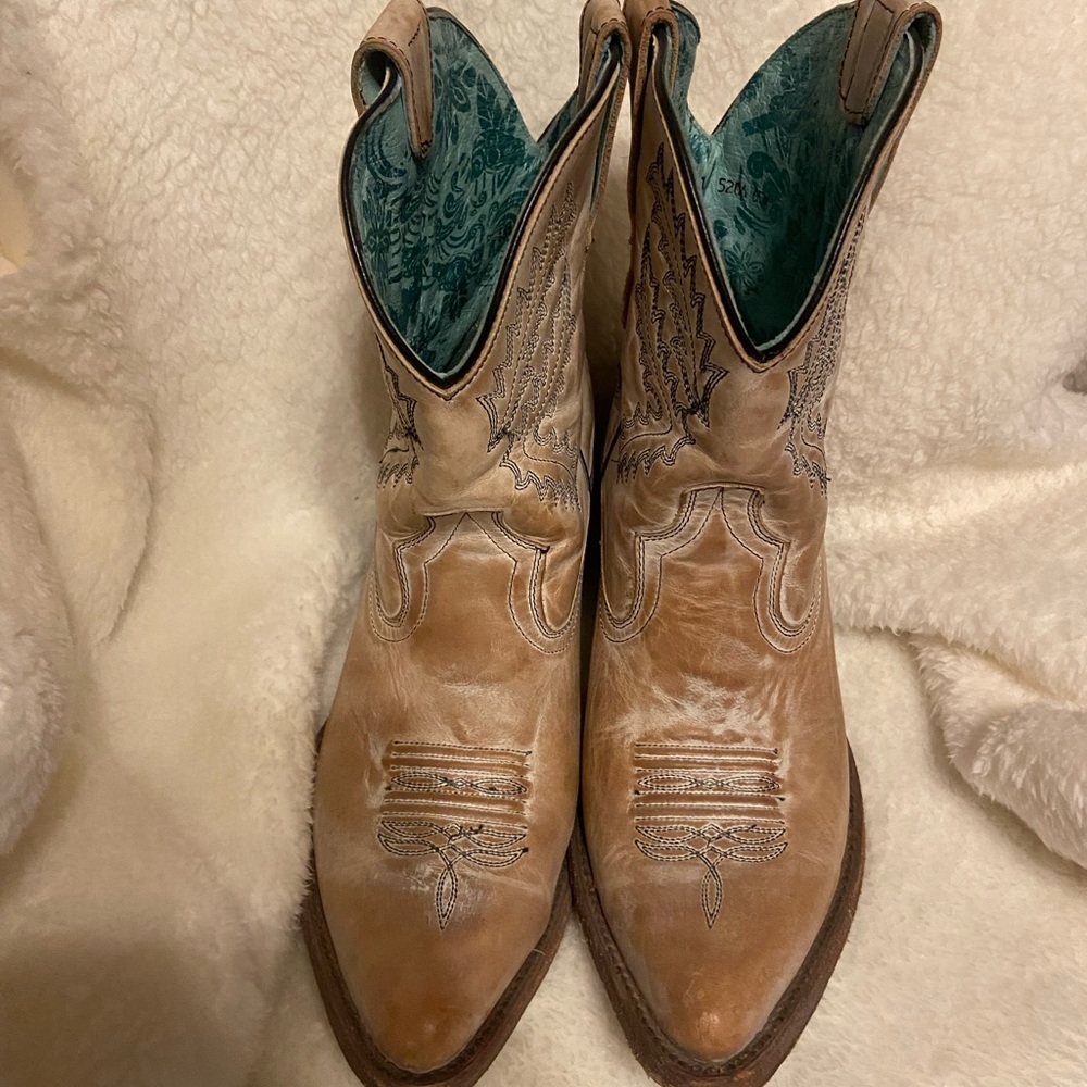 CORRAL Tan Ankle Boots